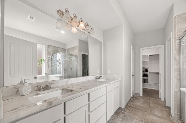 Building Photo - 3723 Lake Varano Cir