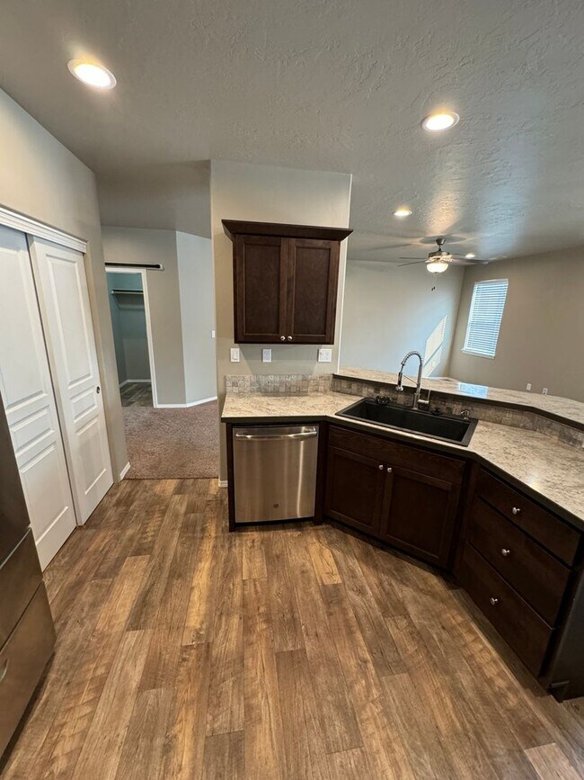 Building Photo - Charming 3-bedroom, 2-bathroom home locate...