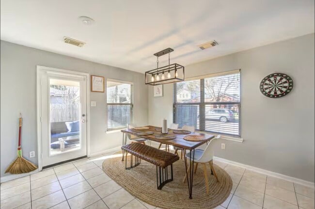 Building Photo - 13131 Dawn Hollow Ln