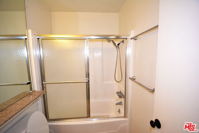 Building Photo - 3025 Morningside Dr