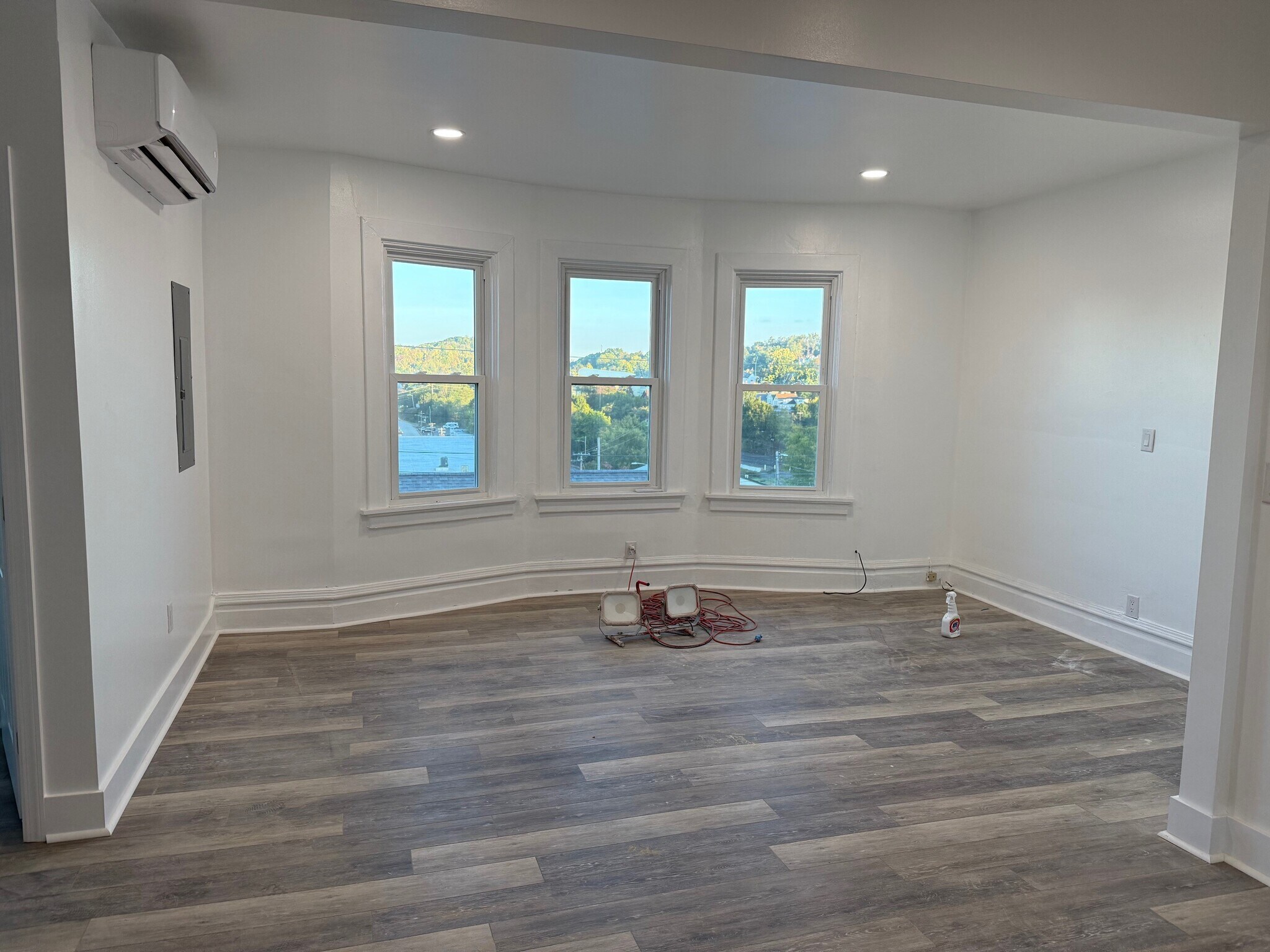 Building Photo - 104 Magee Ave