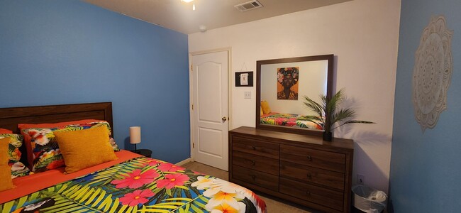 Blue room - 2313 Terrace Dr