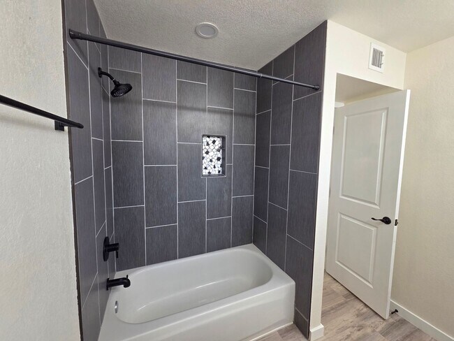 Building Photo - Beautiful 3 bedroom / 2 bath in Scottsdale!