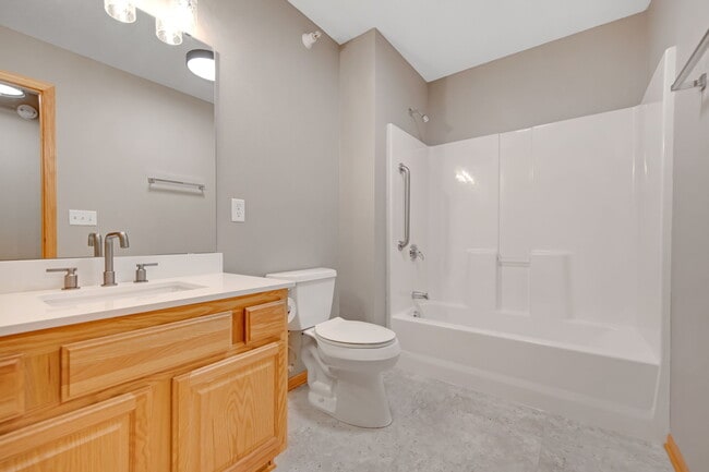 Building Photo - 15631 Linnet St NW