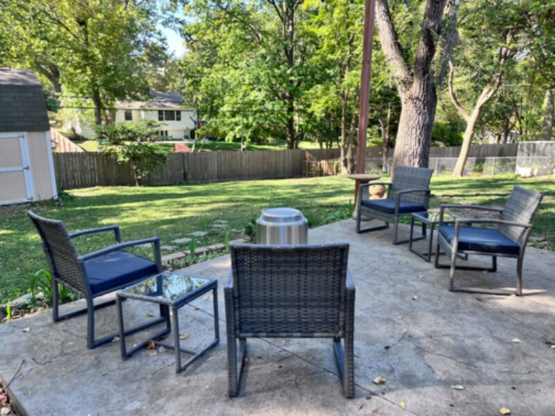 Building Photo - 8024 Outlook Dr