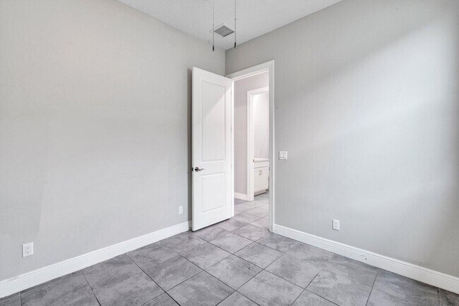 Building Photo - 9399 SW Pepoli Way