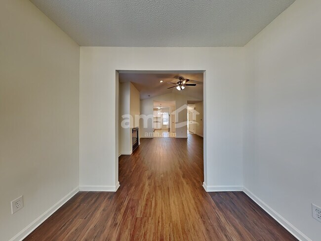 Building Photo - 197 Cameron Way Cir