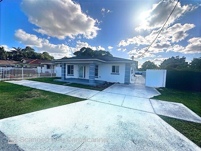 Building Photo - 21872 SW 118th Ave