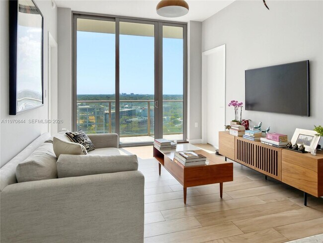 Building Photo - 2678 Tigertail Ave