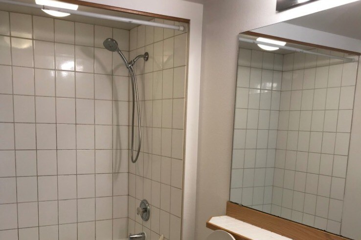 Building Photo - 648 S 32nd Pl