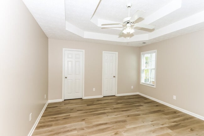 Building Photo - 170 Charleston Pl