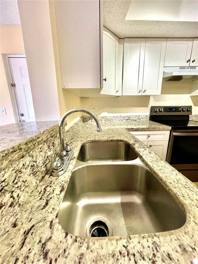 Building Photo - 3690 N 56th Ave