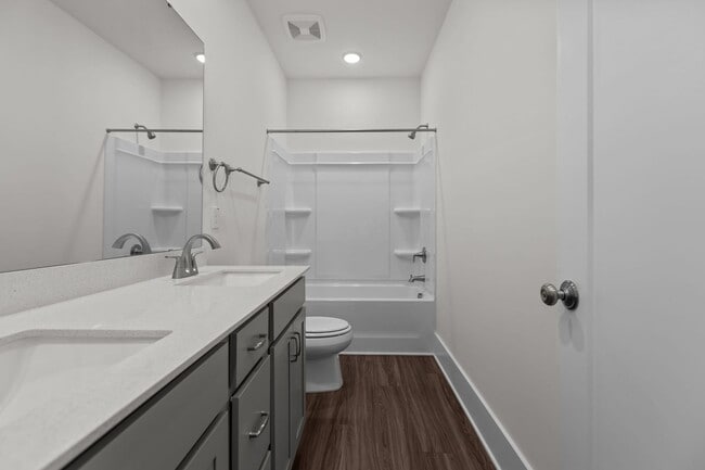 Building Photo - Gorgeous New Construction!  Updated Kitche...