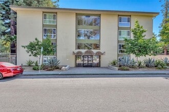 Building Photo - Well Located and Spacious 2 Bedroom 2 Bath Condo in Mountain View