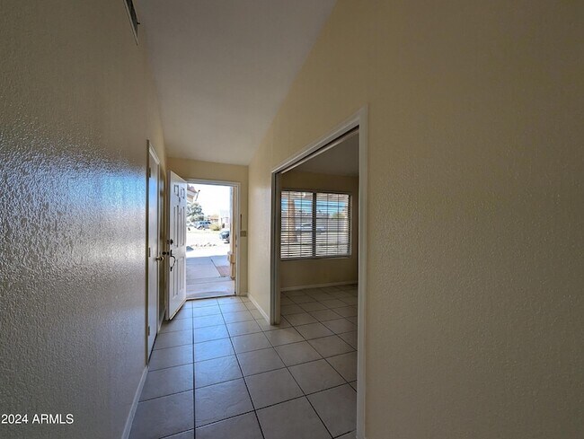 Building Photo - 11941 N 69th Ave