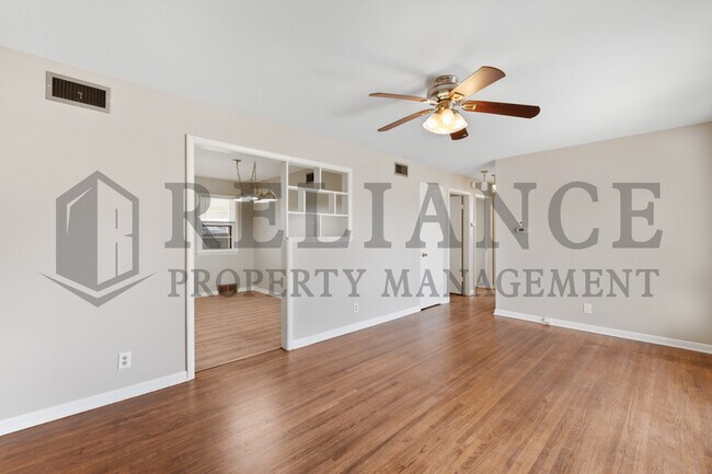 Building Photo - 3240 S Custer Ave