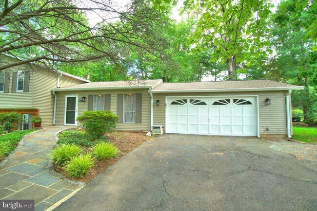 Building Photo - 2405 Earlsgate Ct
