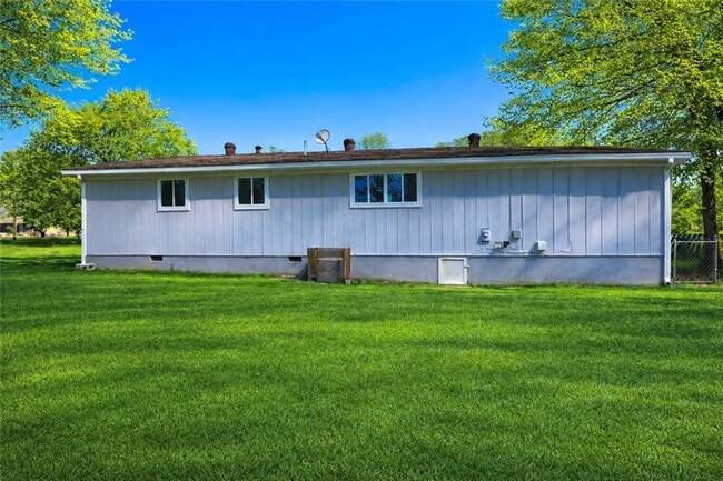 Building Photo - 107 Inverness Dr