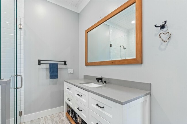 Building Photo - 940 Greenbriar Dr