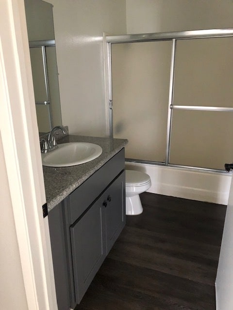 Building Photo - 1339 N Sycamore Ave