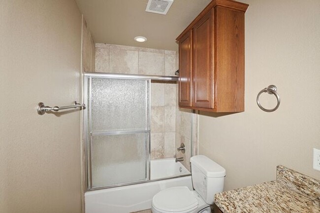 Building Photo - 7403 Kodiak Ave