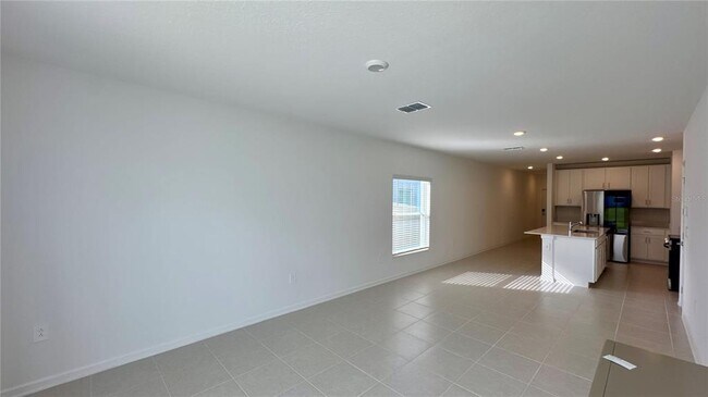 Building Photo - 2737 Armstrong Ave