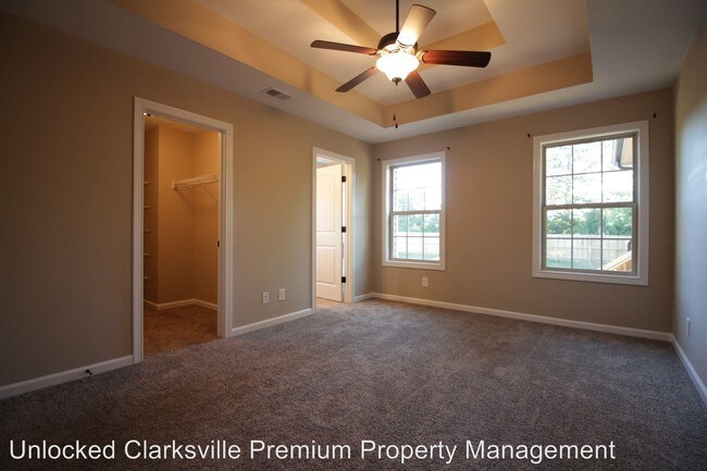 Building Photo - 5 br, 3 bath House - 1684 Putnum Drive