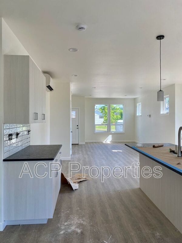 Building Photo - 1318 Bradley Ct