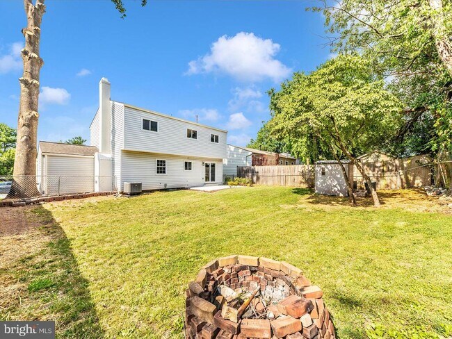 Building Photo - 1305 Peachtree Ct