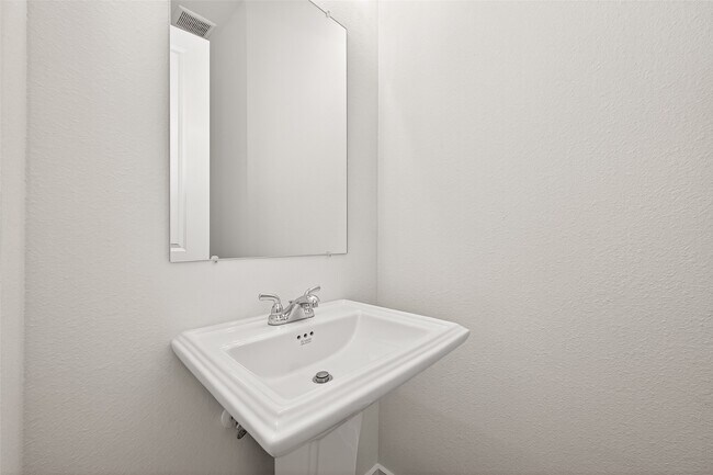 Building Photo - 3203 Home Ct