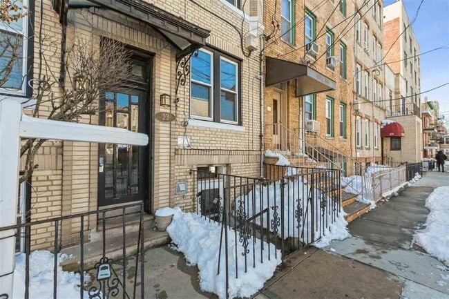 Primary Photo - 23 66th St