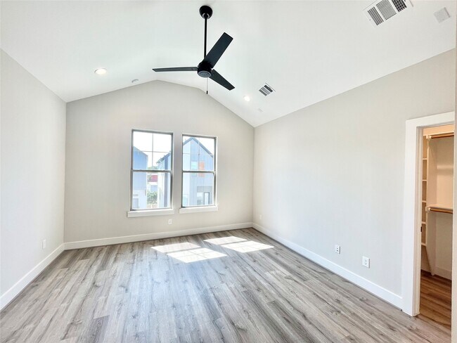 Building Photo - 3716 Creekmont Gardens Ln
