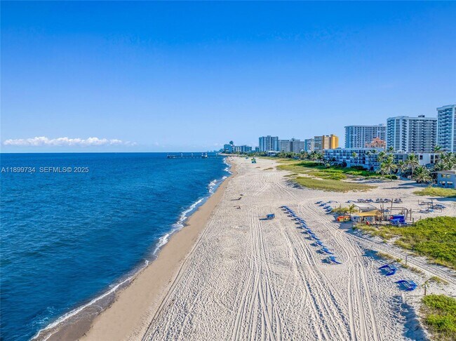 Building Photo - 704 N Ocean Blvd