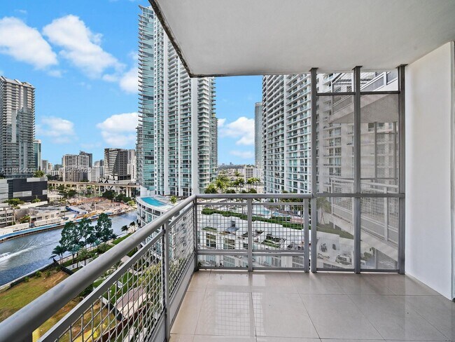 Building Photo - 350 S Miami Ave