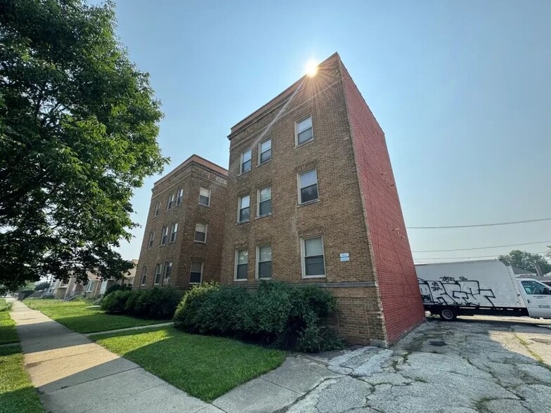Building Photo - 10212-14 S Martin Luther King Dr