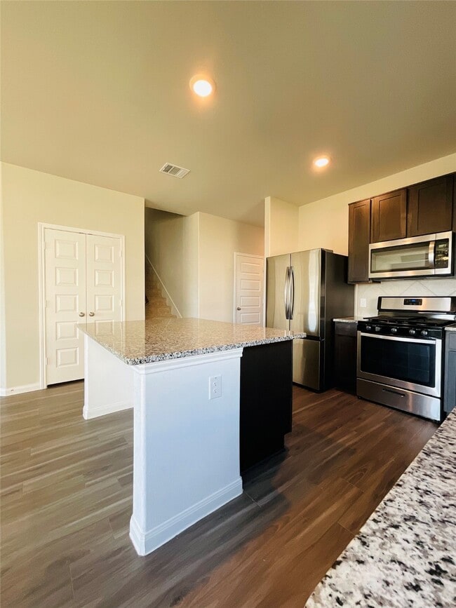 Building Photo - 5311 Briana Dee Dr