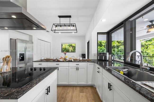 Building Photo - 14615 SW 77th Ct