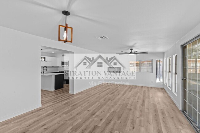 Building Photo - 7428 E Carol Cir