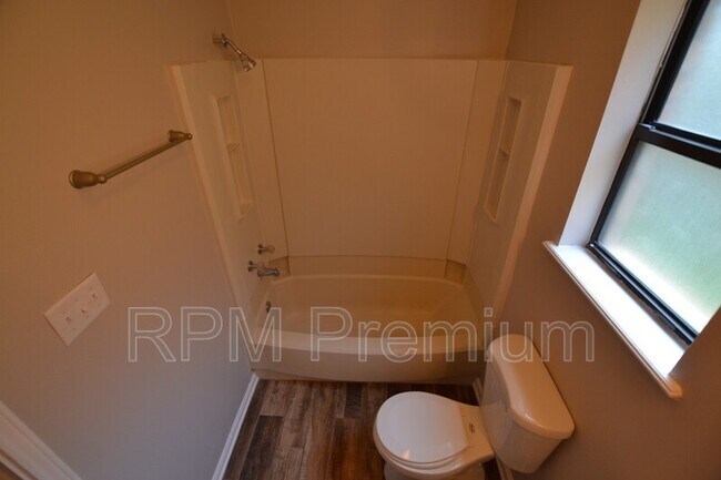 Building Photo - 5157 Cumberland Cove Dr