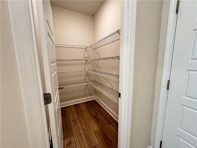 Building Photo - 1572 Dover Creek Ln