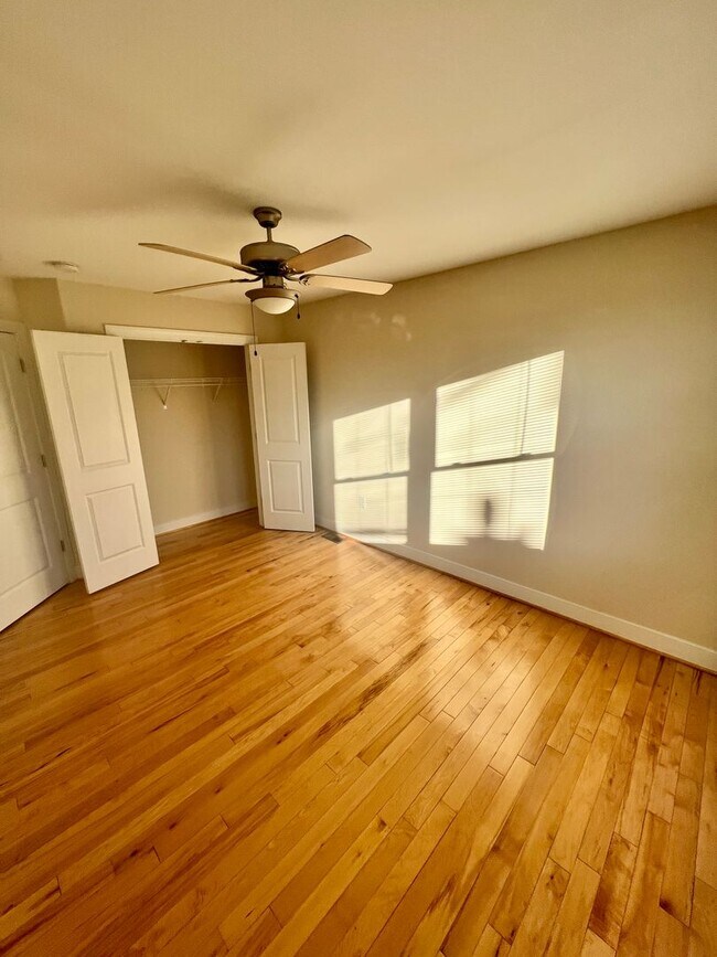 Building Photo - 3027 Park Ave