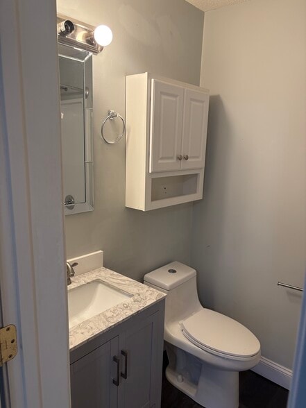 Building Photo - 1717 Cherokee Rd