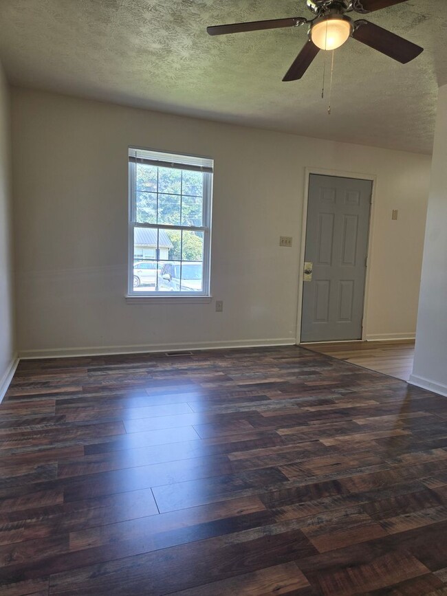Building Photo - 2 bedroom/2 bath duplex in Mt Sterling