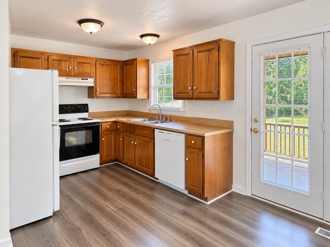 Building Photo - 101 Moss Creek Dr