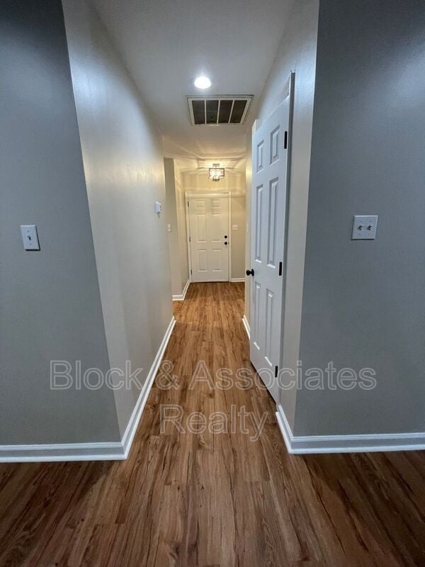 Building Photo - 928 Chatfield Dr