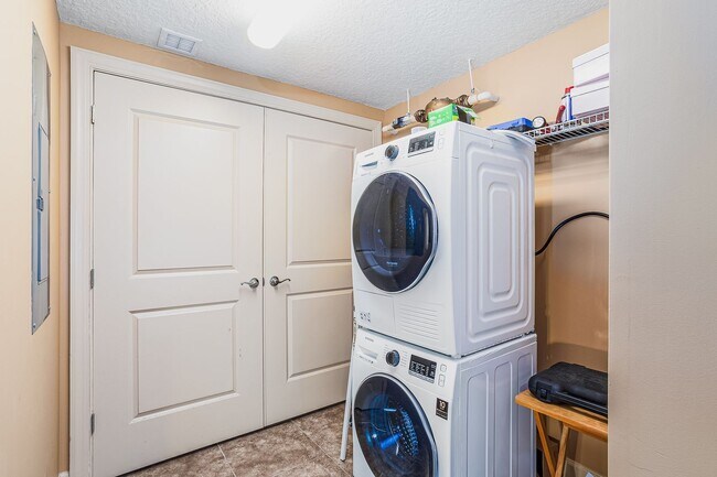 Building Photo - 1809 1st St N