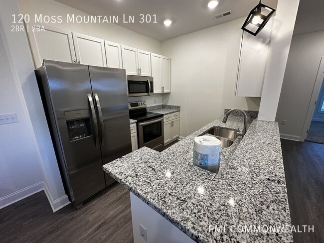 Building Photo - 2 Bed / 2 Bath Apartment (Available now) F...