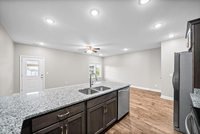 Building Photo - 1172 Meadowhill Ln