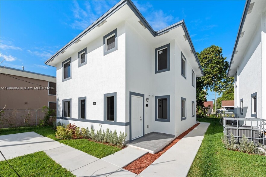 Primary Photo - 2243 NW 50th St