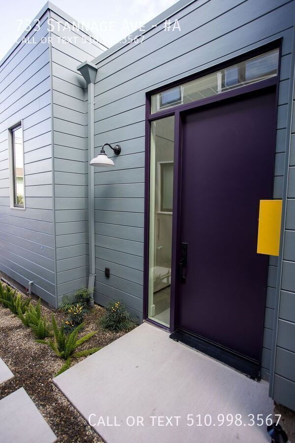 Building Photo - 733 Stannage Ave